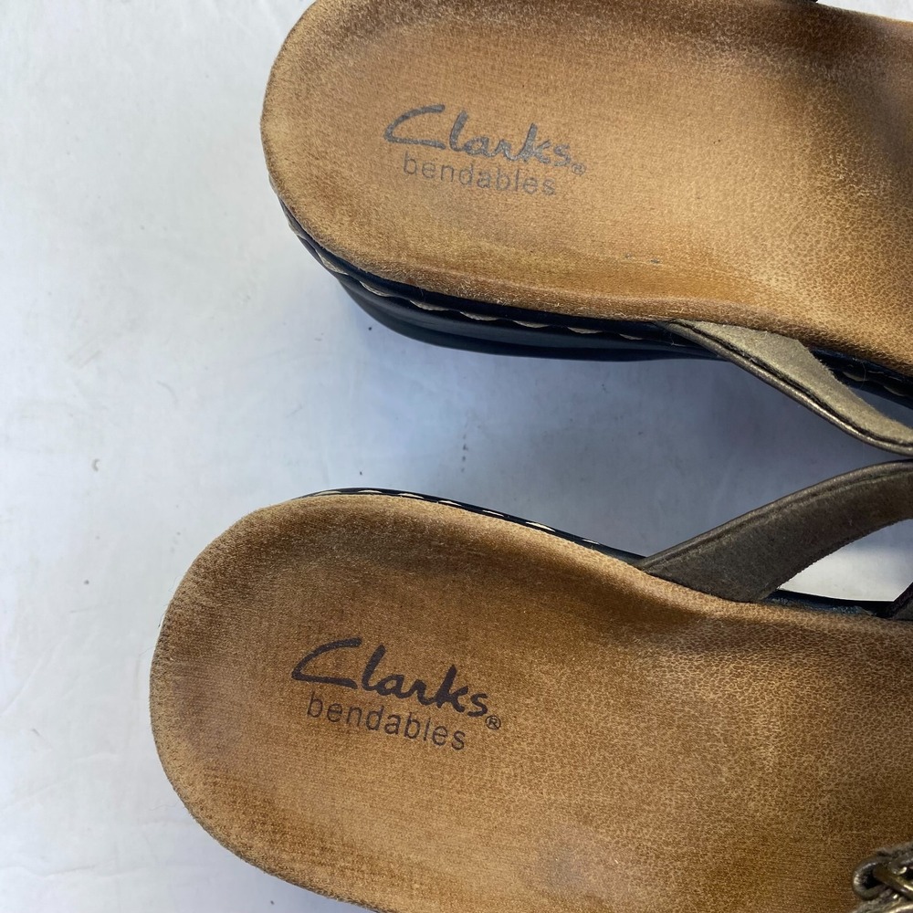 Clarks Bendable Womens Sandals Wedge Slip On Metallic Bronze Strappy Size 10 M - Picture 7 of 12
